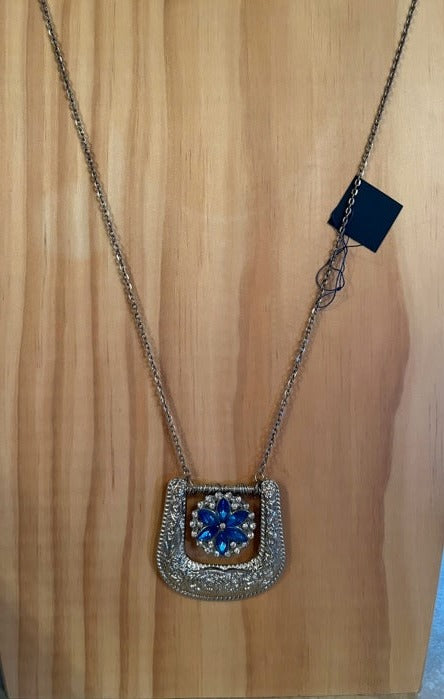 BLUE CRYSTAL FLOWERED BELT BUCKLE NECKLACE (JE49.)