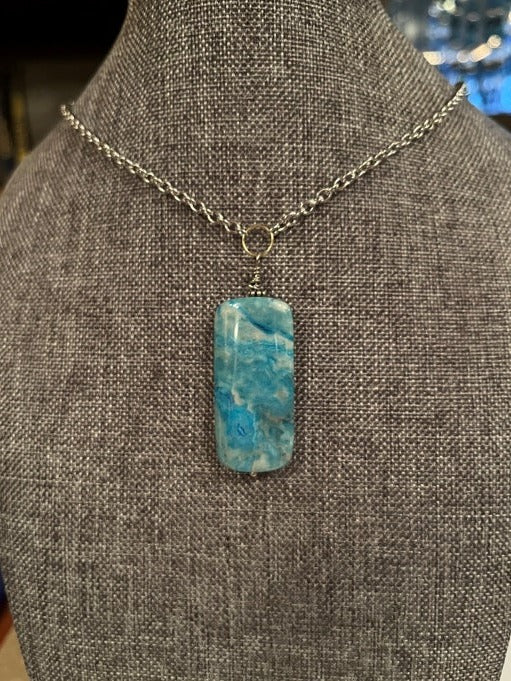 BLUE LACE AGATE PENDANT NECKLACE (JE37) -- SOLD