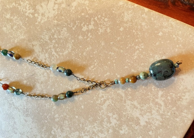 GREEN CERAMIC & GLASS "Y" NECKLACE (JE27)**SOLD!