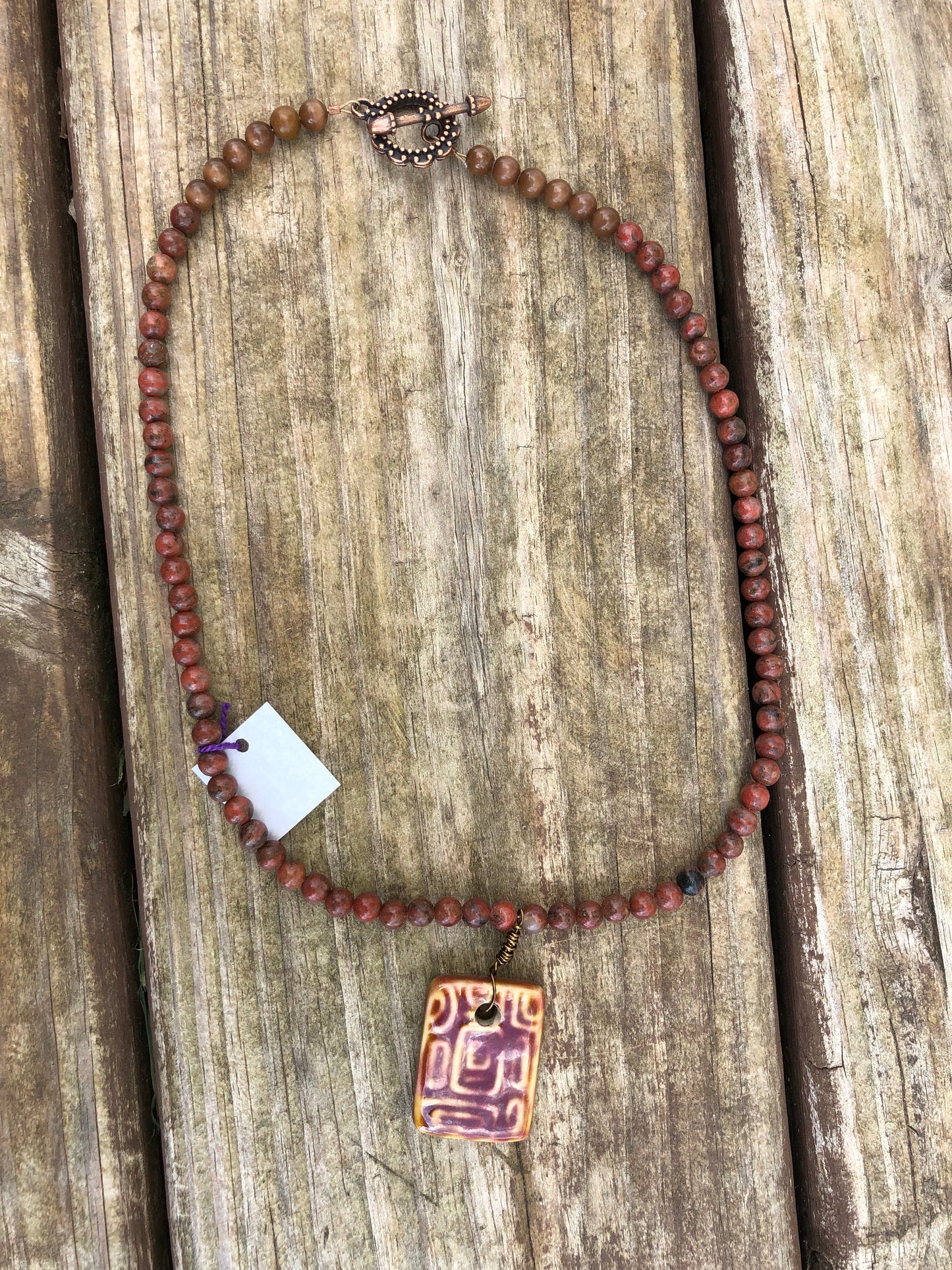 BURGUNDY RED CERAMIC PENDANT NECKLACE (JE20)