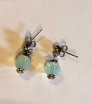 GREEN OPAL POST EARRINGS  JE512.