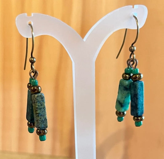 GREEN-BLUE AFRICAN TURQUOISE BEAD EARRINGS  (JE518)