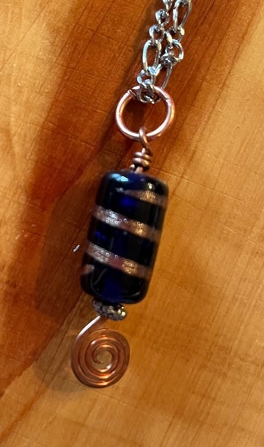 BLUE CYLINDER BEAD WITH COIL NECKLACE (JE45)