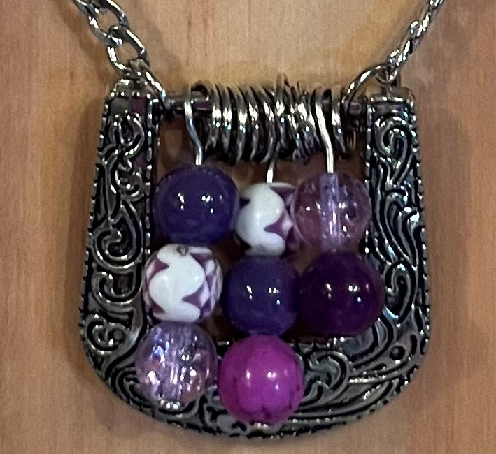 LAVENDER AND PINK BELT BUCKLE NECKLACE (JE39.)