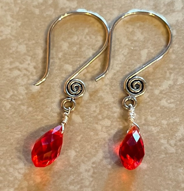 RED CRYSTAL TEARDROP EARRINGS (JE555.)